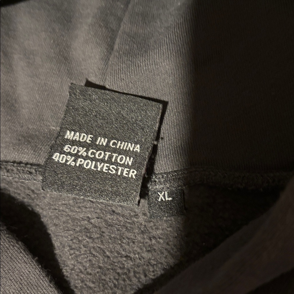 Red Hot Chili Peppers tour hoodie - Picture 6 of 10